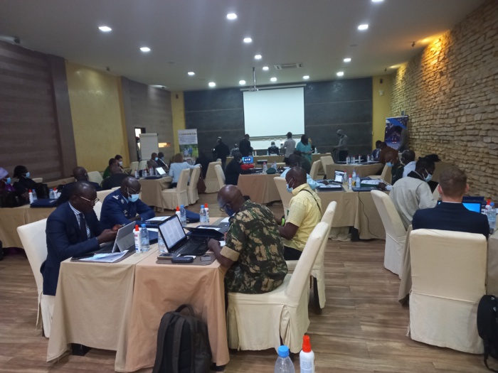 Mbour : Le DGA de la Police pour une réglementation de la migration en période de pandémie Covid-19... Mbour : Le DGA de la Police pour une réglementation de la migration en période de pandémie Covid-19...