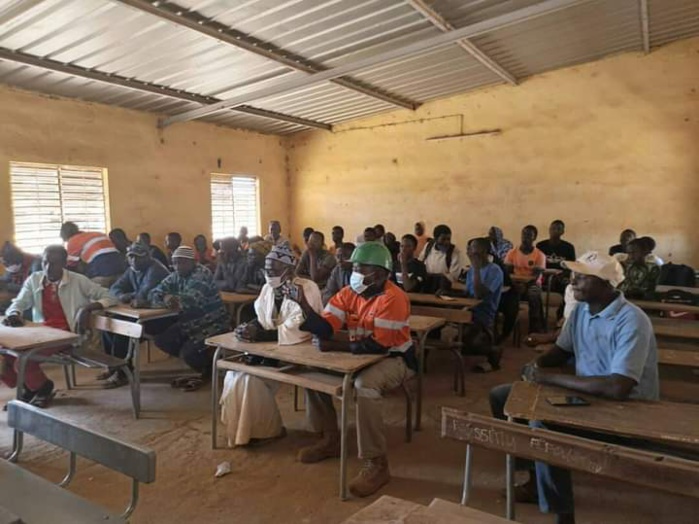 Khossanto/Éducation : Endeavour mining octroie des bourses aux meilleurs élèves du lycée.