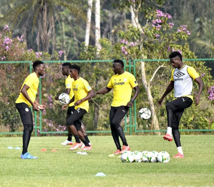 Bandjoun / Entraînement des Lions : Bouna Sarr légèrement touché aux adducteurs, Pape Matar Sarr absent du galop... Bandjoun / Entraînement des Lions : Bouna Sarr légèrement touché aux adducteurs, Pape Matar Sarr absent du galop...