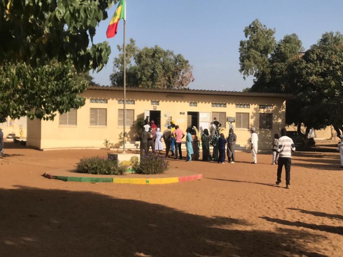Ecole Nafissatou Niang de Sacré-Cœur; le centre de vote de Soham Wardini accueille ses premiers électeurs et compte 6 bureaux de vote avec 3.144 inscrits