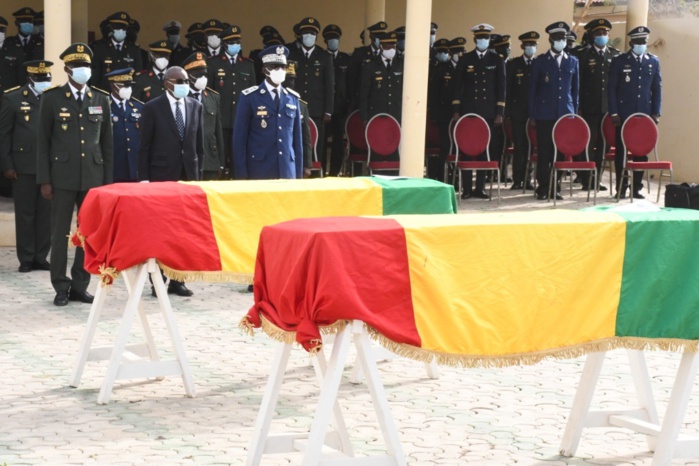 Décoration posthume : Les Sergents Chefs El Hadj Boubacar Bâ et Mamadou Khalidou Diallo élevés Chevaliers de l’ordre national du Lion.