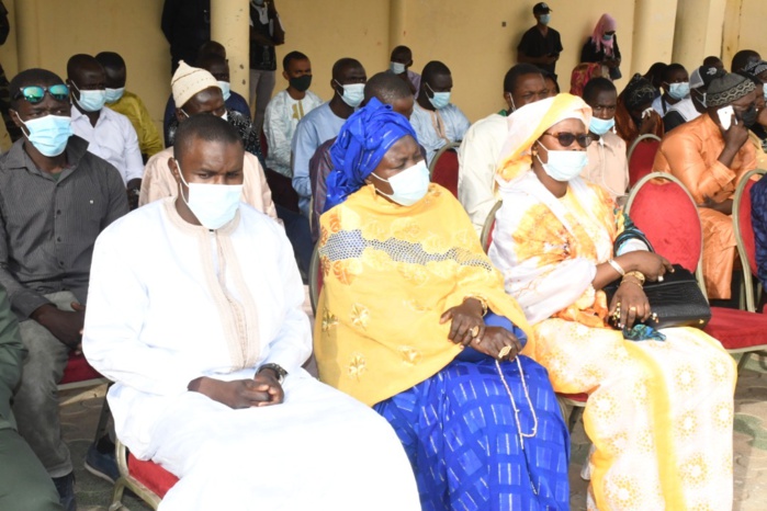 Décoration posthume : Les Sergents Chefs El Hadj Boubacar Bâ et Mamadou Khalidou Diallo élevés Chevaliers de l’ordre national du Lion. Décoration posthume : Les Sergents Chefs El Hadj Boubacar Bâ et Mamadou Khalidou Diallo élevés Chevaliers de l’ordre national du Lion.