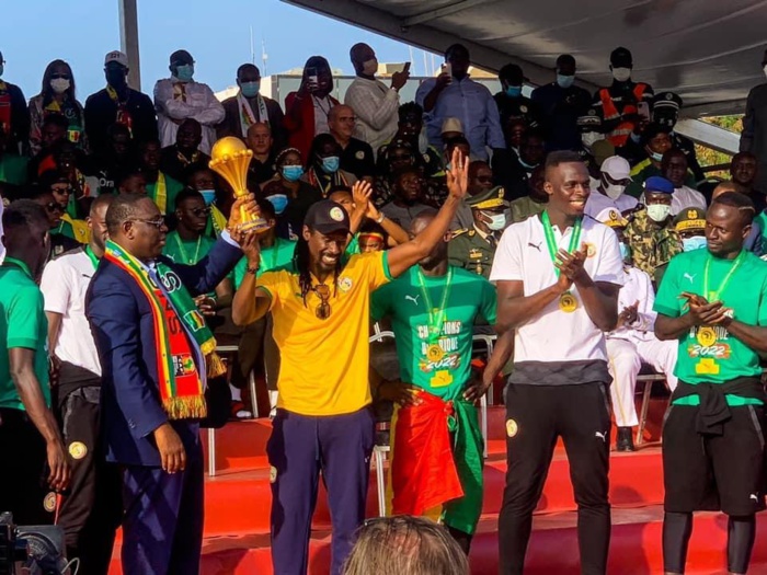 Accueil des Lions / Macky Sall à Aliou Cissé : « Par la force tranquille, la sérénité imperturbable, vous avez montré vos qualités de meneur d’hommes » Accueil des Lions / Macky Sall à Aliou Cissé : « Par la force tranquille, la sérénité imperturbable, vous avez montré vos qualités de meneur d’hommes »