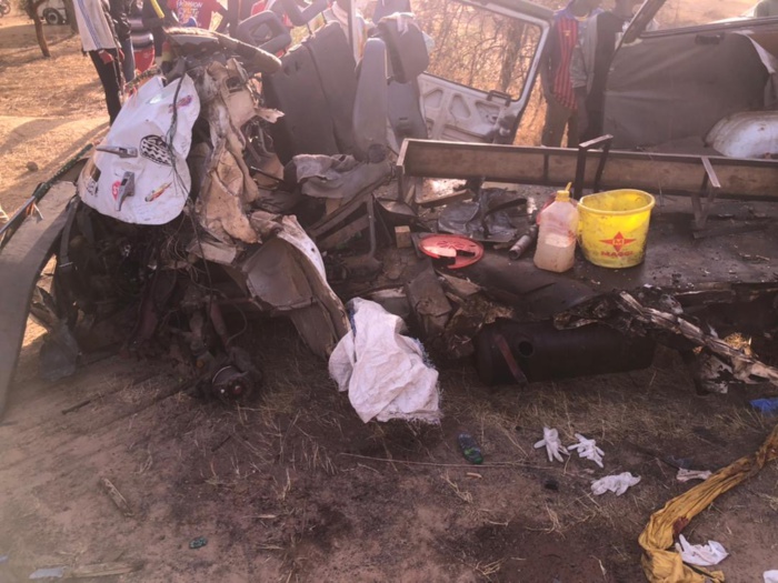 Accident sur la route de Porokhane/ Les 09 victimes, des femmes, originaires de Touba, inhumées aujourd’hui sous le ndigël du Khalife Accident sur la route de Porokhane/ Les 09 victimes, des femmes, originaires de Touba, inhumées aujourd’hui sous le ndigël du Khalife