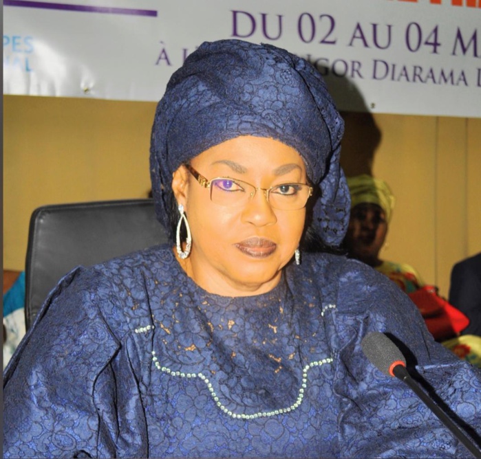 Incendie ayant entraîné la mort de trois enfants à Popenguine Sérère : les condoléances du ministre Ndèye Sali Diop Dieng Incendie ayant entraîné la mort de trois enfants à Popenguine Sérère : les condoléances du ministre Ndèye Sali Diop Dieng