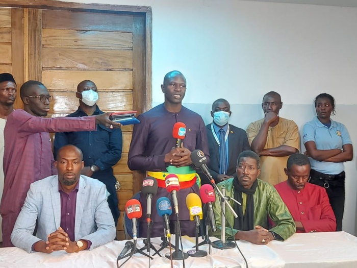 Passation à la mairie de la ville de Thiès : « Le peuple qui attend le changement depuis plusieurs générations, nous attend avec impatience » (Dr Babacar Diop, maire) Passation à la mairie de la ville de Thiès : « Le peuple qui attend le changement depuis plusieurs générations, nous attend avec impatience » (Dr Babacar Diop, maire)