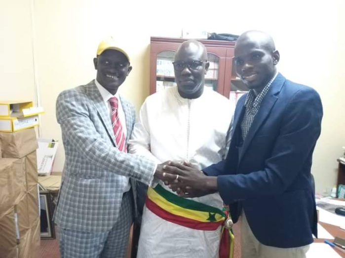 Guédiawaye : les conseillers de « Wallu » sommés de se ranger derrière le maire Ahmet Aidara Guédiawaye : les conseillers de « Wallu » sommés de se ranger derrière le maire Ahmet Aidara