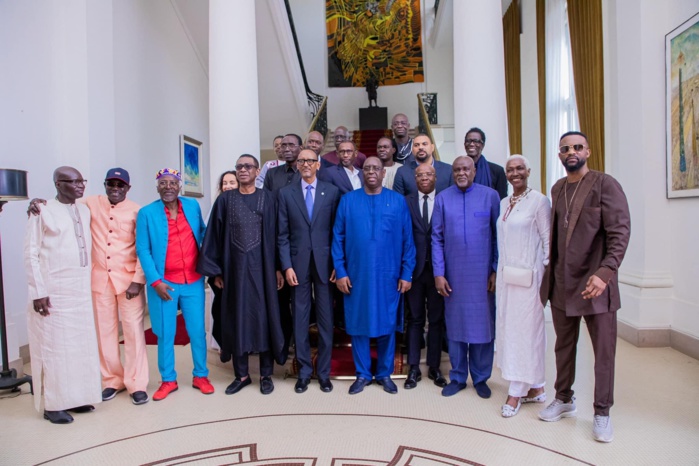 Culture : Le président Macky Sall réunit les acteurs culturels autour d’un déjeuner pour parler « réformes » Culture : Le président Macky Sall réunit les acteurs culturels autour d’un déjeuner pour parler « réformes »