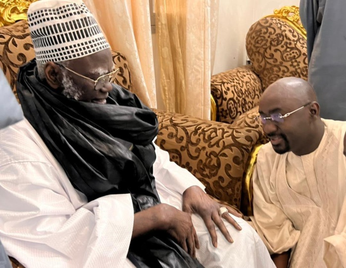 TOUBA - Gallo Bâ, nouveau maire de Mbacké, reçu par le Khalife Général des Mourides. TOUBA - Gallo Bâ, nouveau maire de Mbacké, reçu par le Khalife Général des Mourides.
