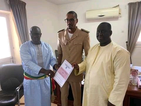 Ville de Guédiawaye : Ahmed Aïdara et Aliou Sall ont procédé à la passation de service en l’absence de la presse.