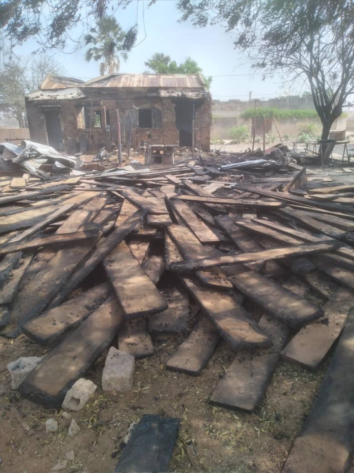 Kabatoki : Un violent incendie cause d'énormes dégâts matériels et engloutit plusieurs millions de fcfa. Kabatoki : Un violent incendie cause d'énormes dégâts matériels et engloutit plusieurs millions de fcfa.