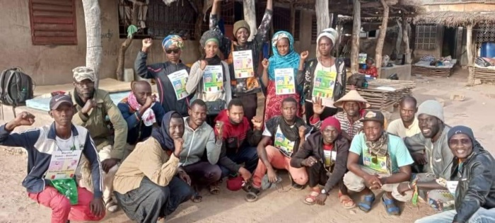 Marathon Dakar-Bamako contre les sanctions de la Cedeao : trois marcheurs bloqués à Kidira, le reste du groupe accueilli à Diboli.