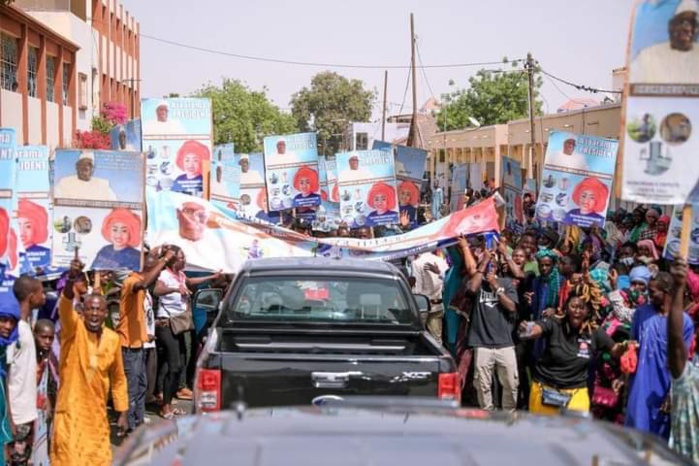 Passage du président Macky Sall à Koungheul : Fanta Sall bat le record de la mobilisation. Passage du président Macky Sall à Koungheul : Fanta Sall bat le record de la mobilisation.