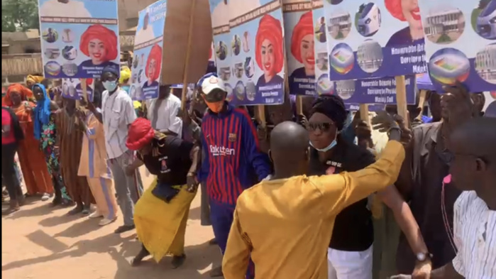 Passage du président Macky Sall à Koungheul : Fanta Sall bat le record de la mobilisation. Passage du président Macky Sall à Koungheul : Fanta Sall bat le record de la mobilisation.