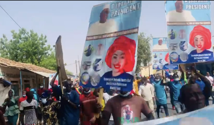 Passage du président Macky Sall à Koungheul : Fanta Sall bat le record de la mobilisation. Passage du président Macky Sall à Koungheul : Fanta Sall bat le record de la mobilisation.