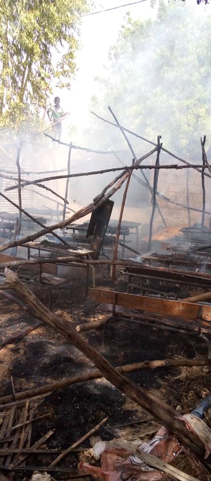 Incendie à l'école 3 de Sibasssor : Pas de cours ce matin pour une trentaine d'élèves... Le feu a ravagé l'abri provisoire du CP A.
