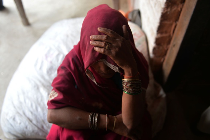 Pour honorer la belle famille de sa fille lors d'un baptême, N. Marème Sall rafle les tissus des commerçantes du marché HLM Pour honorer la belle famille de sa fille lors d'un baptême, N. Marème Sall rafle les tissus des commerçantes du marché HLM