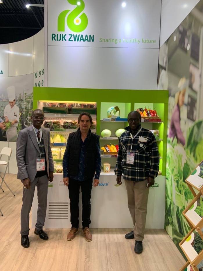 Angers (France) : Participation fructueuse du Docteur Macoumba Diouf au Salon international des productions végétales. Angers (France) : Participation fructueuse du Docteur Macoumba Diouf au Salon international des productions végétales.