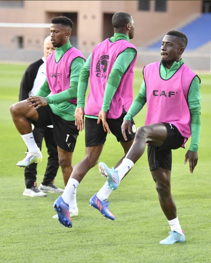 Regroupement des Lions : Sadio Mané et le reste du groupe ont rejoint la tanière… Retour en images sur le premier galop d’entraînement …. Regroupement des Lions : Sadio Mané et le reste du groupe ont rejoint la tanière… Retour en images sur le premier galop d’entraînement ….