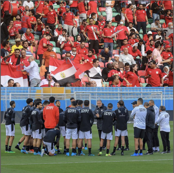 Échos du Caire - Manche aller contre le Sénégal : L’Égypte mise sur l’apport du public, l'esprit de revanche s’annonce tenace à l’égard des Lions. Échos du Caire - Manche aller contre le Sénégal : L’Égypte mise sur l’apport du public, l'esprit de revanche s’annonce tenace à l’égard des Lions.