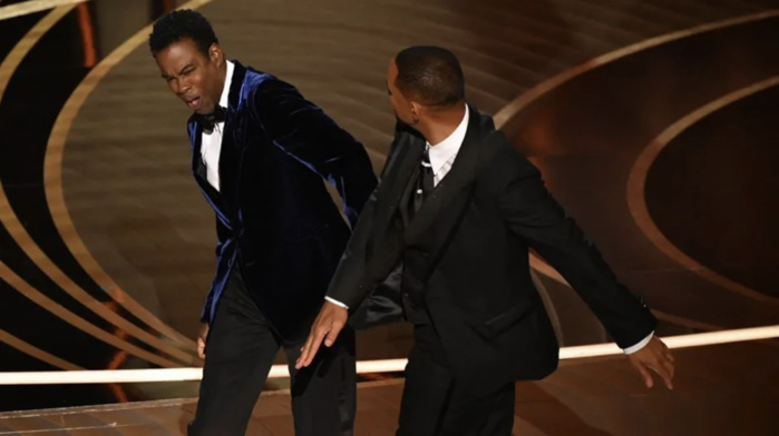 Oscars 2022 : quatre questions sur la gifle de Will Smith à Chris Rock en pleine cérémonie Oscars 2022 : quatre questions sur la gifle de Will Smith à Chris Rock en pleine cérémonie