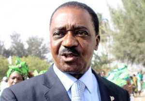 Jacques Baudin empêché de faire voter son budget 2014 Des conseillers exigent la vérité sur le litige foncier de Mérina Tibo