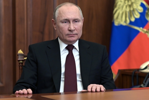 Poutine veut "surveiller" les exportations alimentaires vers les pays "hostiles"