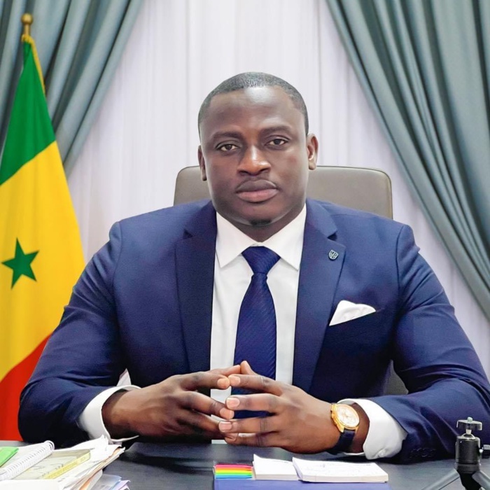 Pour avoir menacé de diffuser une vidéo des ébats sexuels d'Ousmane Noel Dieng et sa secrétaire dans son bureau: les trois mis en cause risquent jusqu'à deux ans de prison. Pour avoir menacé de diffuser une vidéo des ébats sexuels d'Ousmane Noel Dieng et sa secrétaire dans son bureau: les trois mis en cause risquent jusqu'à deux ans de prison.
