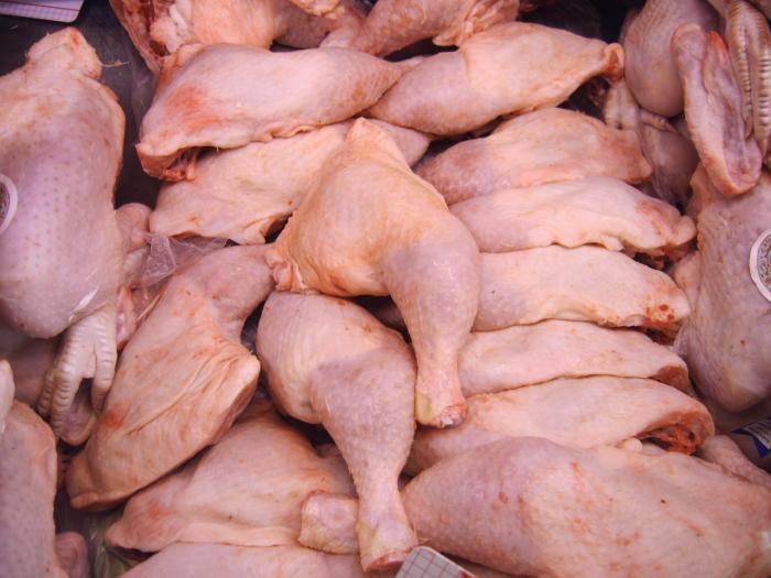 Kaolack : Des cuisses de poulet et des poulets entiers d'une valeur estimée à plus de 4 millions saisis par la Douane.