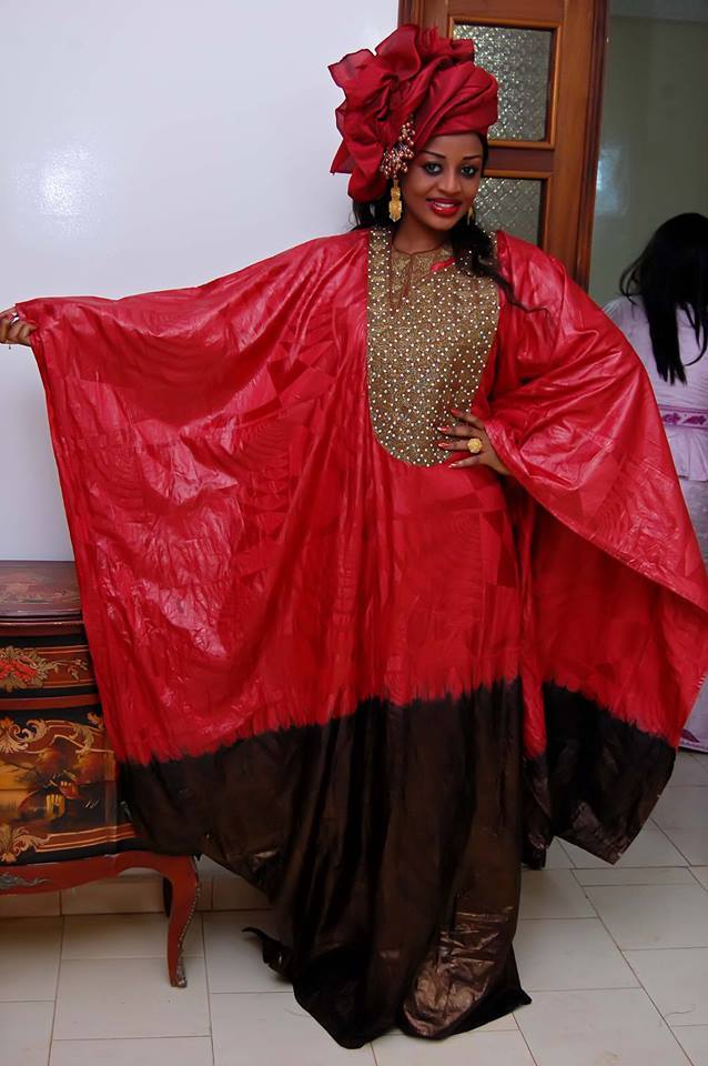 L'ancienne miss Sénégal Penda Ly montre sa beauté époustouflante dans une tenue traditionnelle
