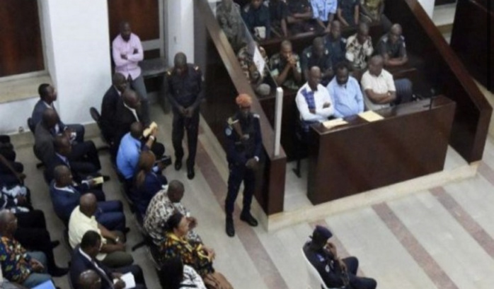 Taïba / Grand-Dakar : une bande de 4 dealers tombe avec 106 cornets de chanvre indien. Taïba / Grand-Dakar : une bande de 4 dealers tombe avec 106 cornets de chanvre indien.