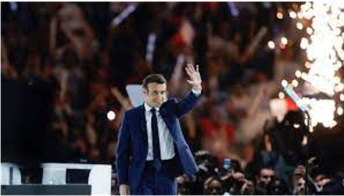 Emmanuel Macron réélu président d'une France où l'extrême droite est en forte progression