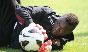 Football: Le père de Lys Gomis attend "avec fierté" le retour de son fils