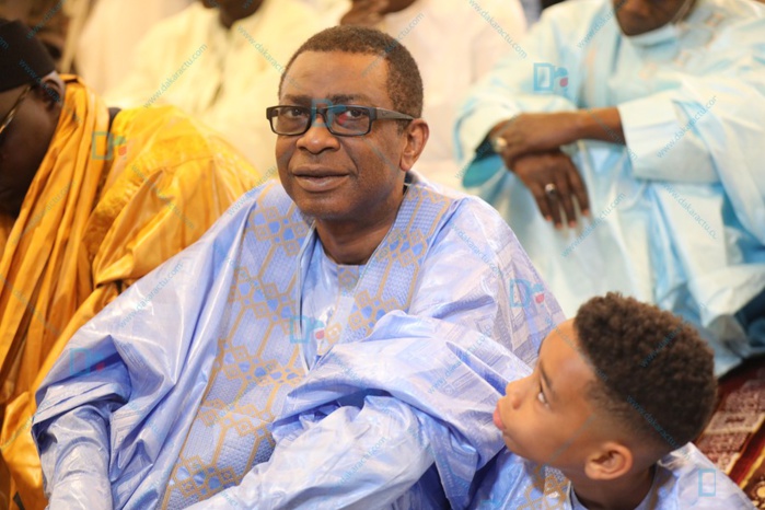 Massalikoul Jinaan : Youssou Ndour et ses enfants dans les rangs pour la prière de Korité Massalikoul Jinaan : Youssou Ndour et ses enfants dans les rangs pour la prière de Korité