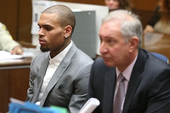 Chris Brown fixé sur son sort : il reste en prison jusqu’à nouvel ordre