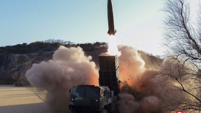 La Corée du Nord lance un missile balistique, selon Séoul