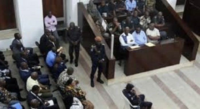 ESCROQUERIE : Voulant s'offrir deux voitures pour sa femme et lui, un capitaine de la gendarmerie se fait gruger de plus de 6 millions. ESCROQUERIE : Voulant s'offrir deux voitures pour sa femme et lui, un capitaine de la gendarmerie se fait gruger de plus de 6 millions.