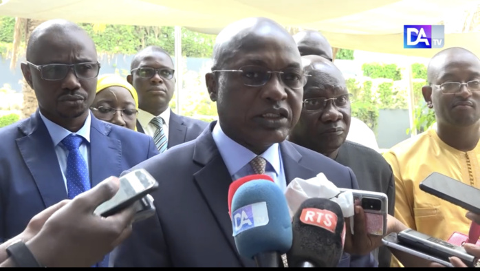 Recrutement ville de Dakar / Oumar Guèye, ministre des Collectivités Territoriales : « Aucune inspection du travail ne peut viser ces recrutements, aucun paiement ne pourra se faire! » Recrutement ville de Dakar / Oumar Guèye, ministre des Collectivités Territoriales : « Aucune inspection du travail ne peut viser ces recrutements, aucun paiement ne pourra se faire! »