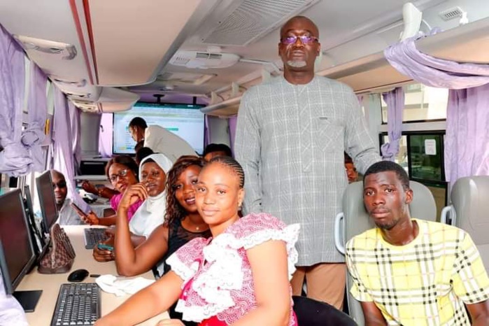 Week-end social à Kaolack : Pape Demba Bitèye participe à la formation des jeunes, au relèvement du plateau technique sanitaire et vole au secours des sinistrés.
