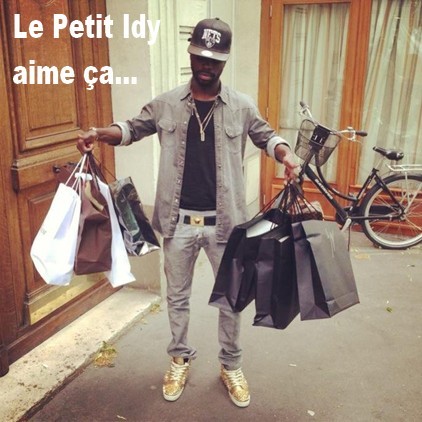Arrêt sur image!  Le fils d'Idrissa Seck aime la belle vie. Abdoulaye Seck revient d'un shopping!