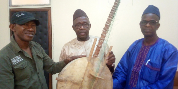 Musée du Fouladou / Alsény Ba (1er vice-président du conseil départemental/Kolda) : « Nous appelons l’ensemble des acteurs culturels pour la collecte des instruments… À Paroumba il y’a un objet du roi Moussa Molo… » Musée du Fouladou / Alsény Ba (1er vice-président du conseil départemental/Kolda) : « Nous appelons l’ensemble des acteurs culturels pour la collecte des instruments… À Paroumba il y’a un objet du roi Moussa Molo… »