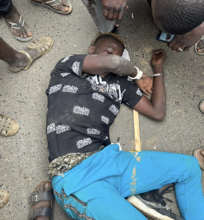 Sacré-Coeur 2 : Le taximan percute la moto des agresseurs et le voleur se fait lyncher.
