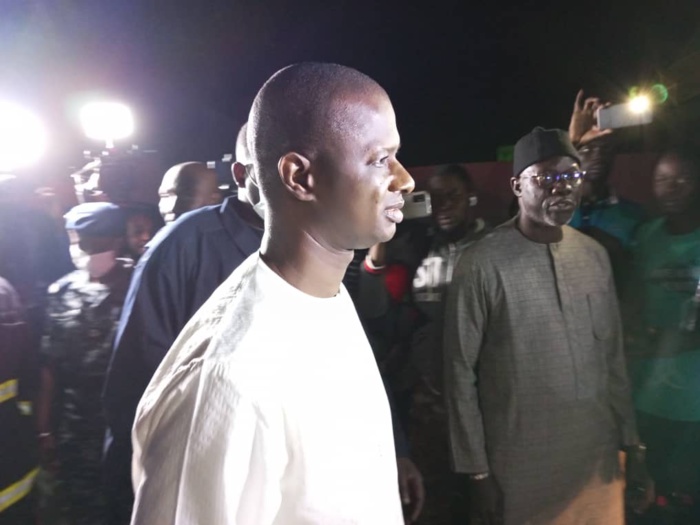 Hôpital Mame Abdoul Aziz Sy de Tivaouane : Antoine Diom sur les lieux pour s'enquérir de l'ampleur des dégâts. Hôpital Mame Abdoul Aziz Sy de Tivaouane : Antoine Diom sur les lieux pour s'enquérir de l'ampleur des dégâts.