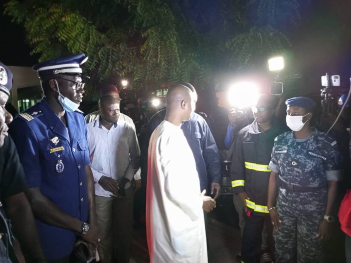 Hôpital Mame Abdoul Aziz Sy de Tivaouane : Antoine Diom sur les lieux pour s'enquérir de l'ampleur des dégâts. Hôpital Mame Abdoul Aziz Sy de Tivaouane : Antoine Diom sur les lieux pour s'enquérir de l'ampleur des dégâts.