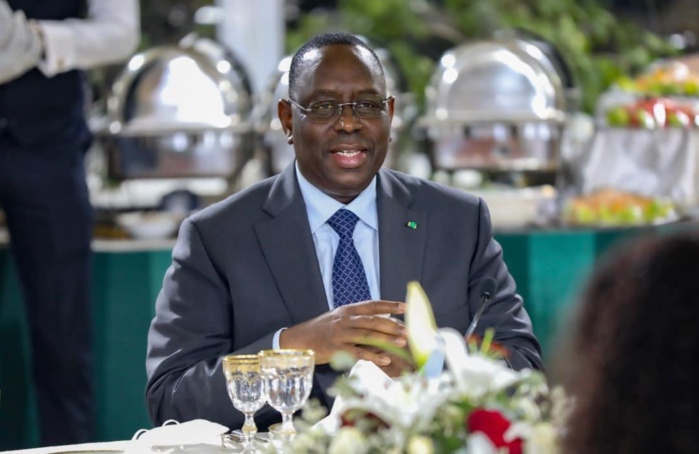 3e Mandat : Macky Sall refuse de « s'attarder sur ses adversaires » et diffère sa réponse après les législatives. 3e Mandat : Macky Sall refuse de « s'attarder sur ses adversaires » et diffère sa réponse après les législatives.
