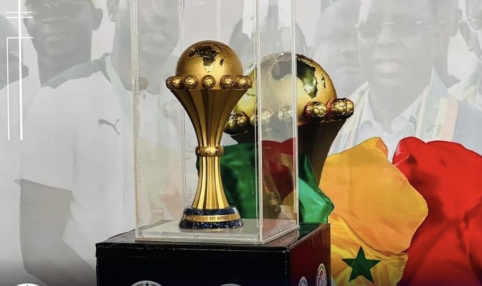 « Trophy Tour » : Après une longue et belle journée à Fatick, le Trophée de la CAN à Kaolack, ce lundi. « Trophy Tour » : Après une longue et belle journée à Fatick, le Trophée de la CAN à Kaolack, ce lundi.