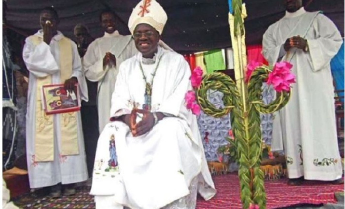 Popenguine 2022 : l’Evêque de Thiès lance un message fort aux familles et aux jeunes mariés Popenguine 2022 : l’Evêque de Thiès lance un message fort aux familles et aux jeunes mariés