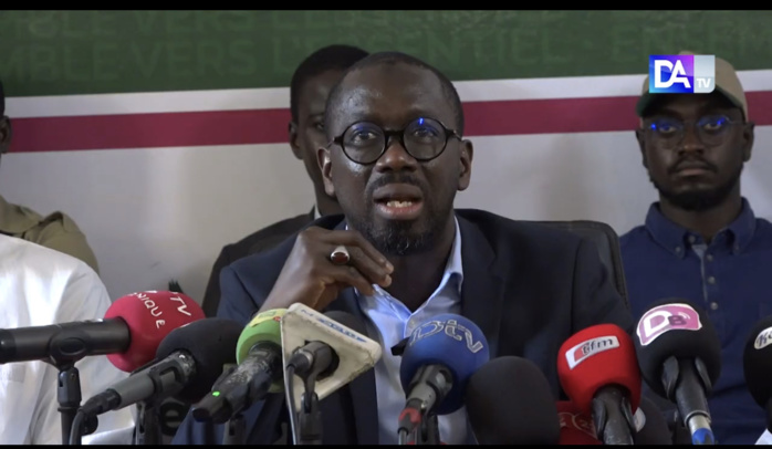 Yewwi Askan Wi au Pr : « Il n’a qu’à sortir par la petite porte car il ne peut plus sortir par la grande porte » (Cheikh Tidiane Youm) Yewwi Askan Wi au Pr : « Il n’a qu’à sortir par la petite porte car il ne peut plus sortir par la grande porte » (Cheikh Tidiane Youm)