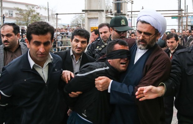 Le condamné à mort iranien gracié à quelques secondes de son exécution (Photos) 