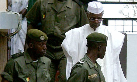 L’instruction de son dossier prolongée de 8 mois : Habré reste en chambre jusqu’en 2015